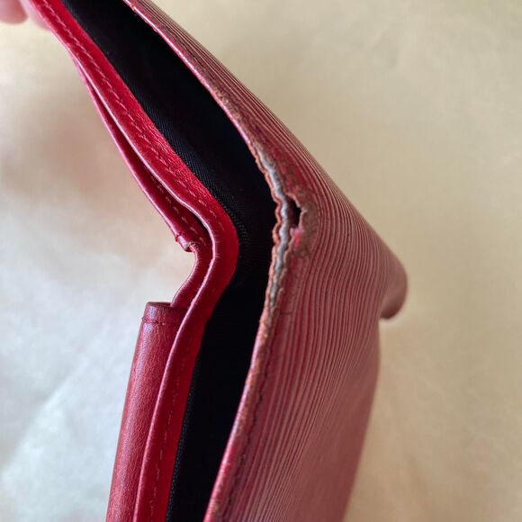 Authentic Louis Vuitton Red Epic Bifold Wallet - Picture 6 of 8